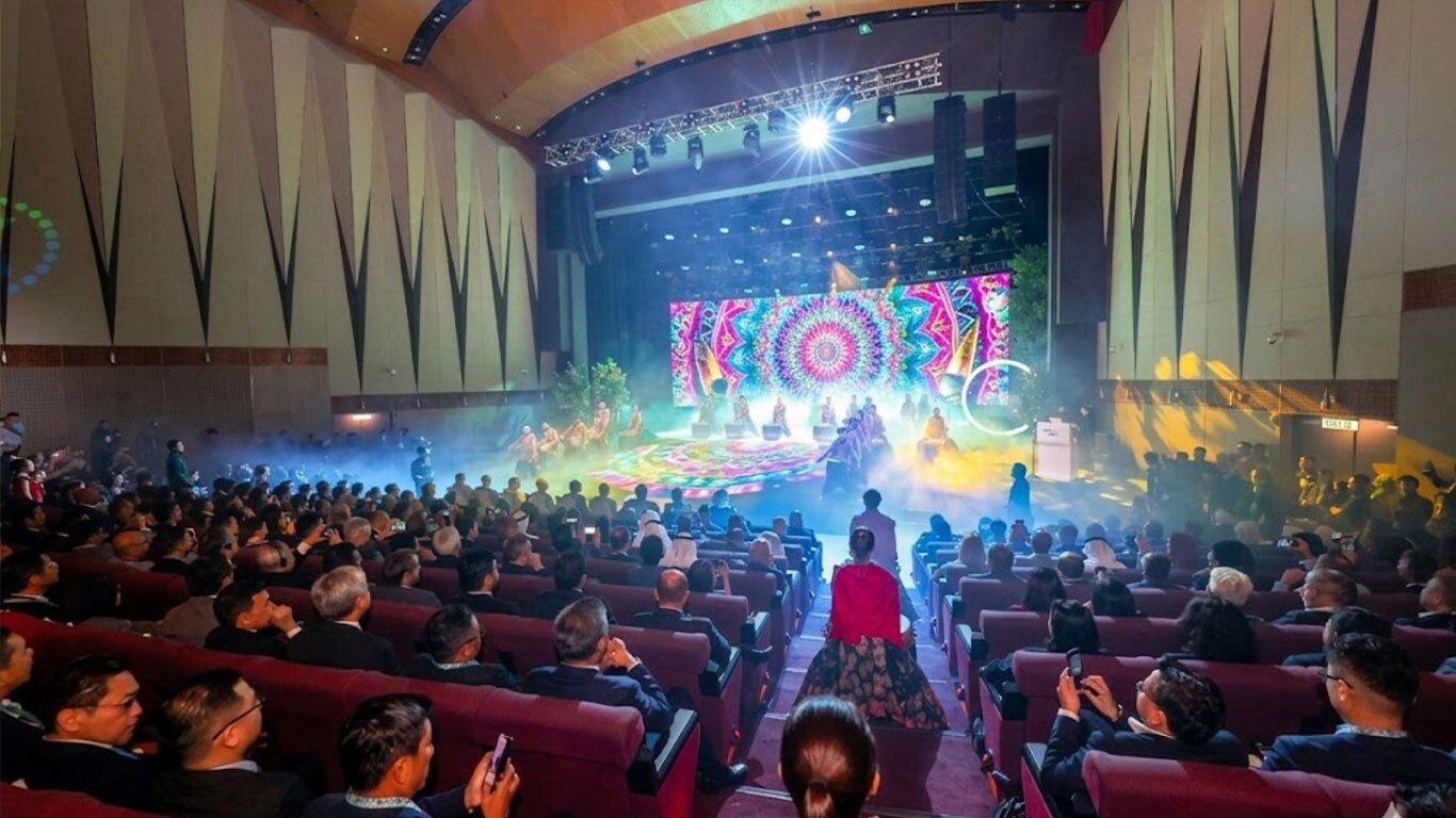 Large Scale Meetings