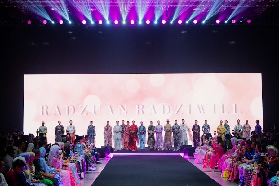 Supporting Industry Conversations Beyond the Exhibition Floor